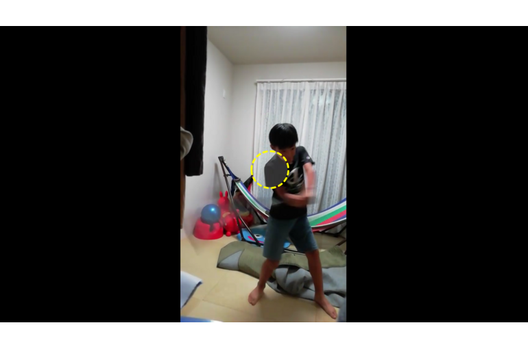 肩の開き